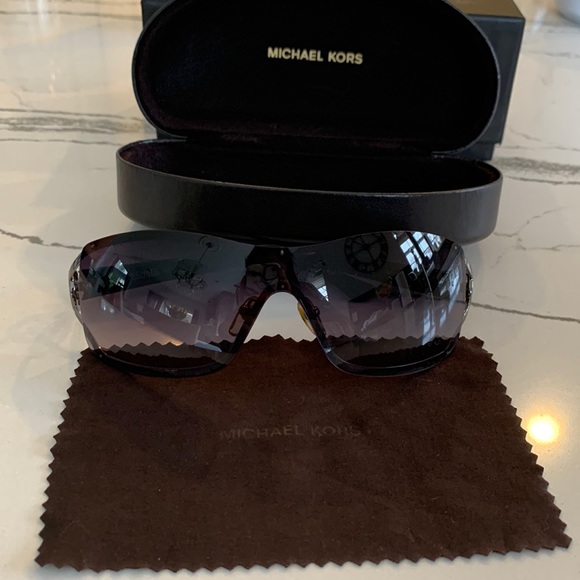 New Michael Kors sunglasses - Picture 1 of 4